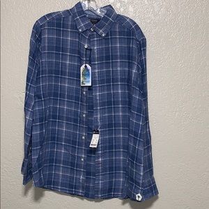 Cremieux Men’s Blue Dress Shirt. SIZE: Med.